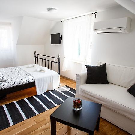 Neva Old Town Apartments Сплит Екстериор снимка